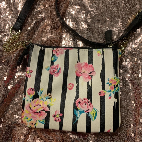 Betsey Johnson Sling Bag - Picture 3 of 7